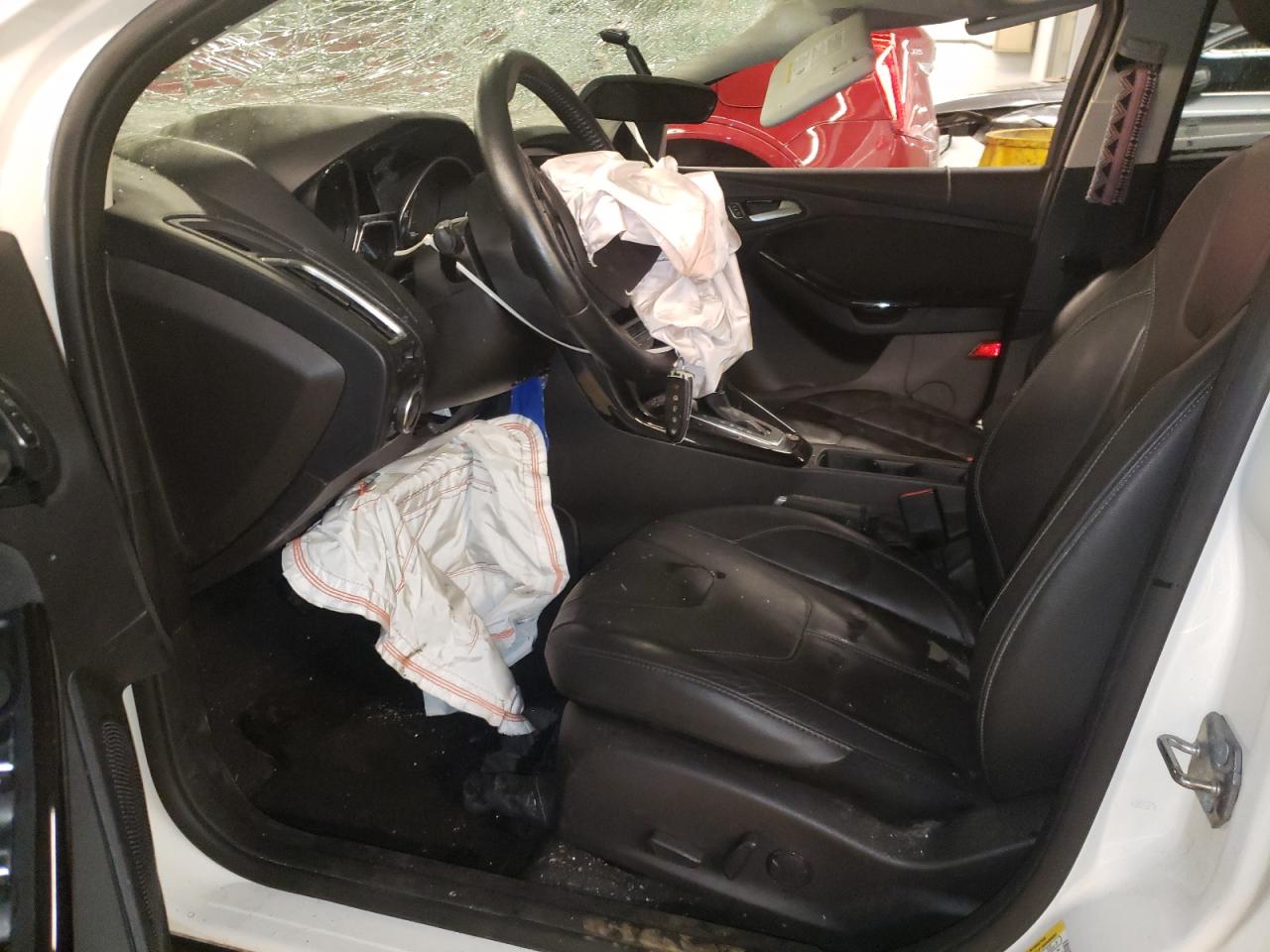 Photo 5 from auction – 2015 FORD FOCUS TITA with VIN 1FADP3N22FL309183