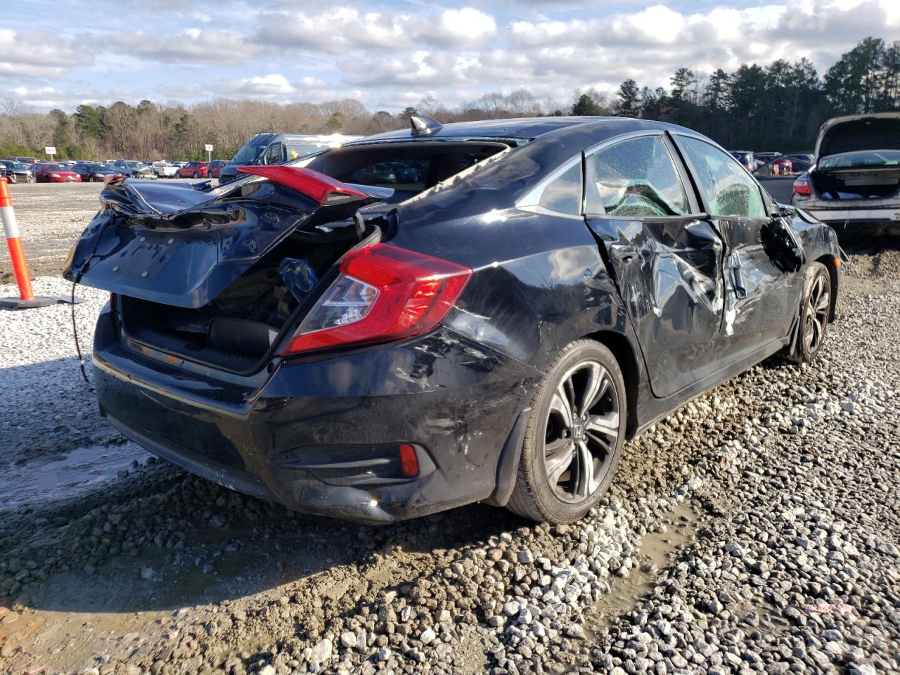 Photo 4 from auction – 2016 HONDA CIVIC TOUR with VIN 2HGFC1F94GH656058