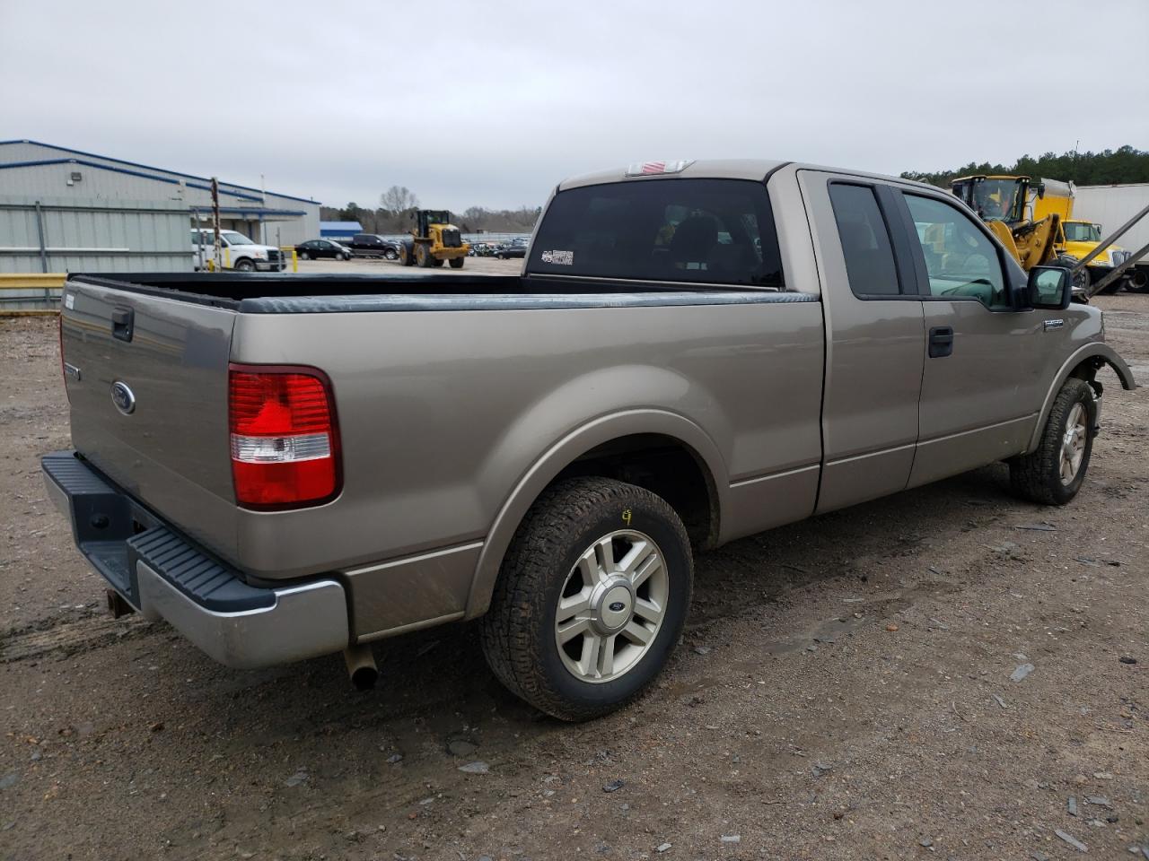 Photo 4 from auction – 2004 FORD F150 with VIN 1FTPX12584FA32299
