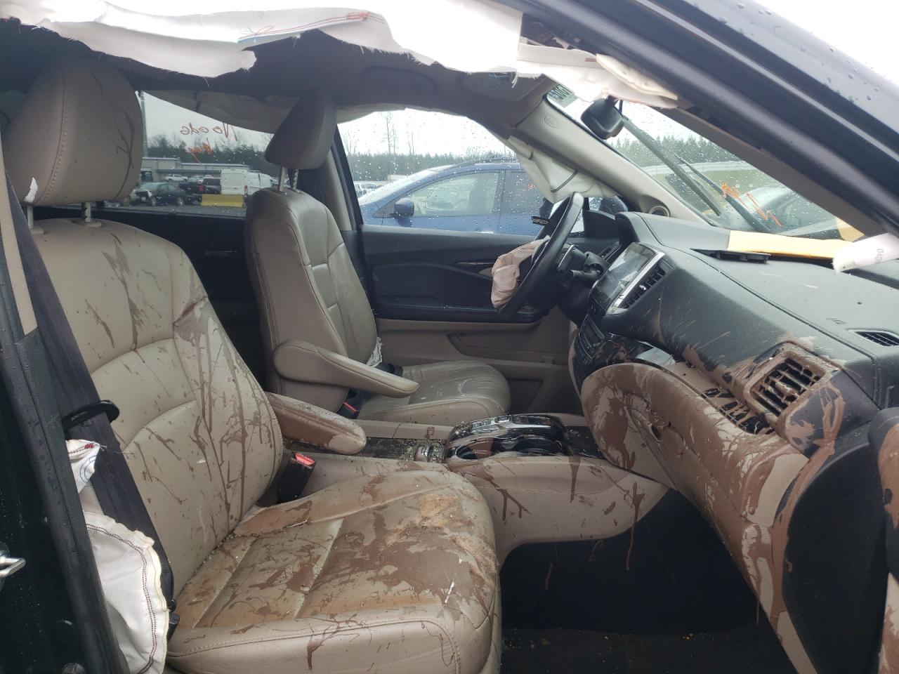 Photo 5 from auction – 2016 HONDA PILOT TOUR with VIN 5FNYF5H90GB051964