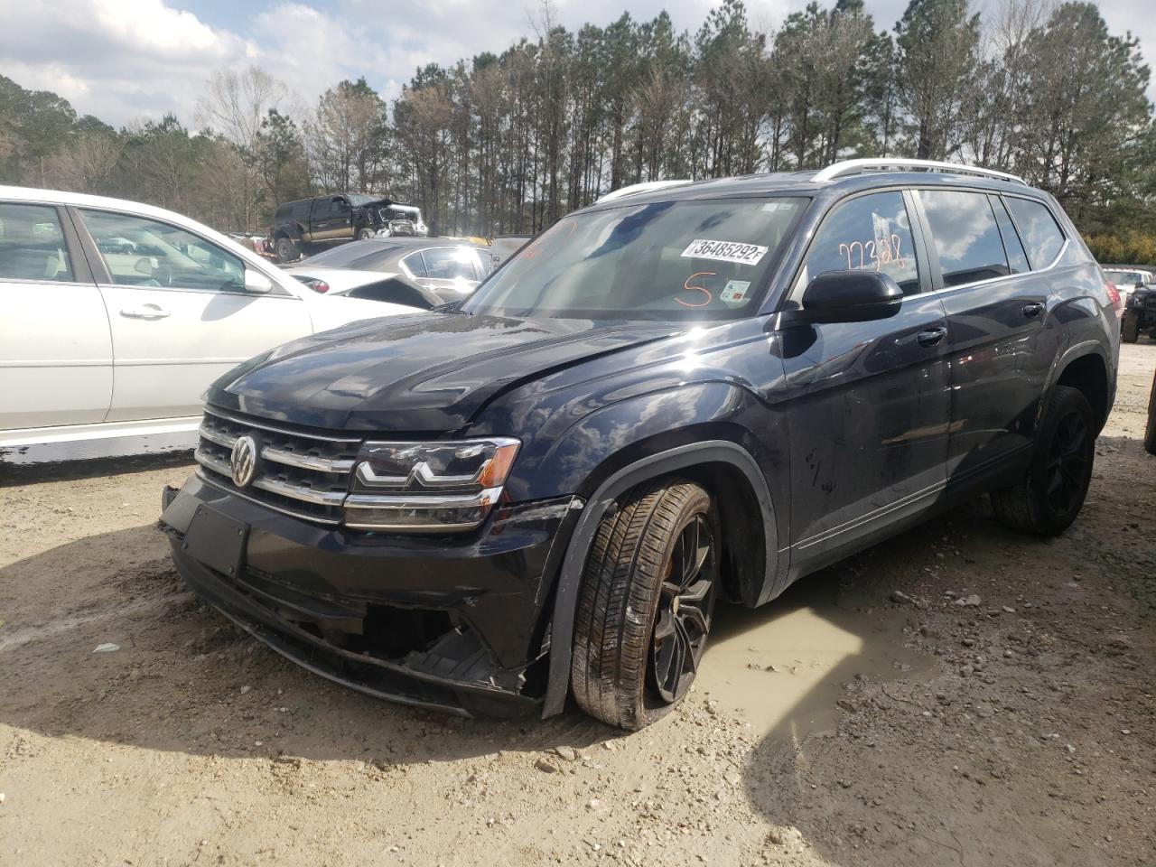 Photo 2 from auction – 2018 VOLKSWAGEN ATLAS SE with VIN 1V2LR2CA8JC581507