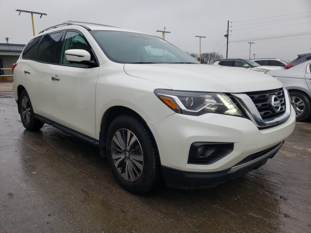 NISSAN PATHFINDER 2017 with VIN 5N1DR2MM5HC692553 - Photo from auction
