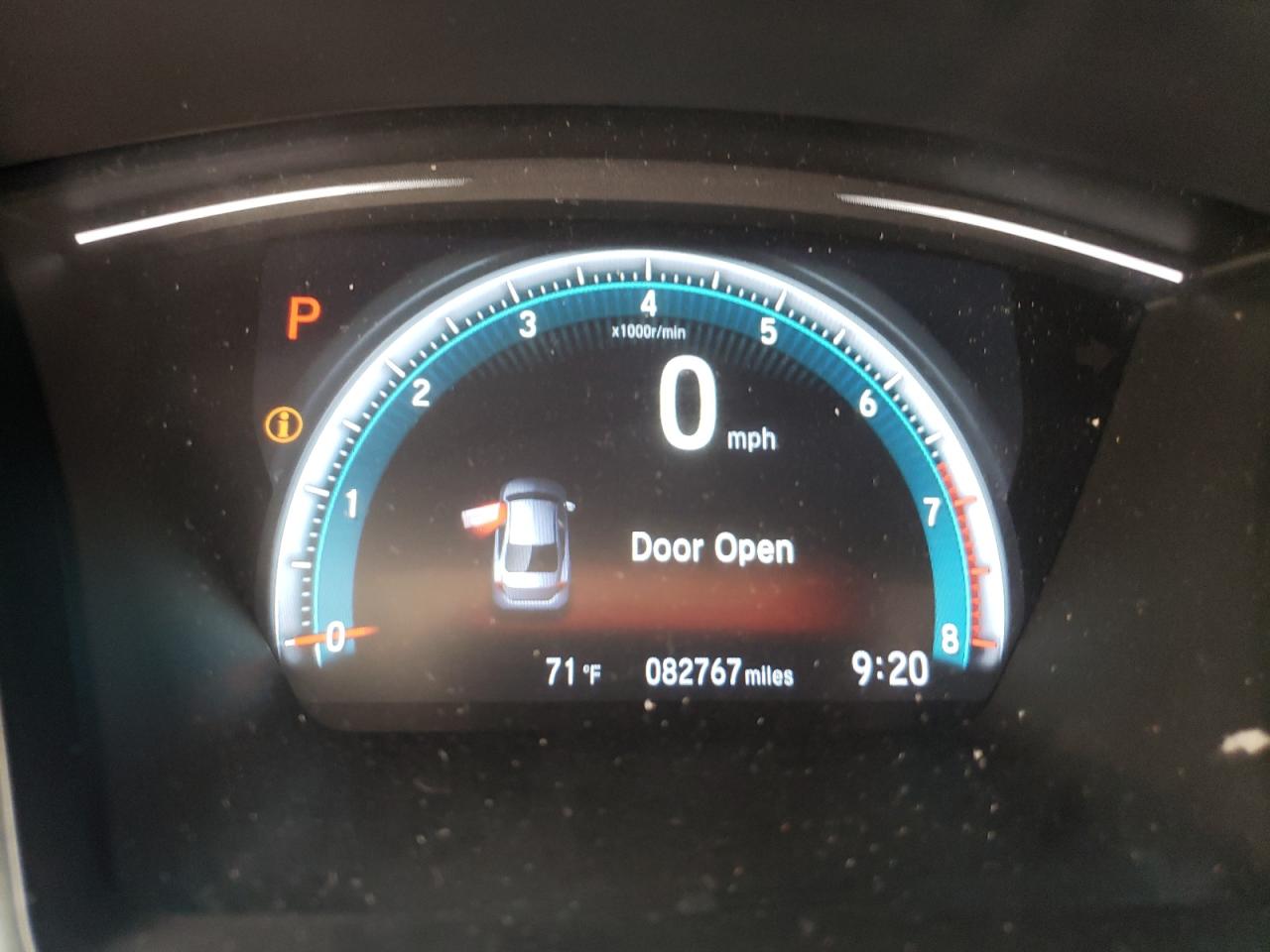 Photo 8 from auction – 2018 HONDA CIVIC EX with VIN 19XFC2F76JE015001