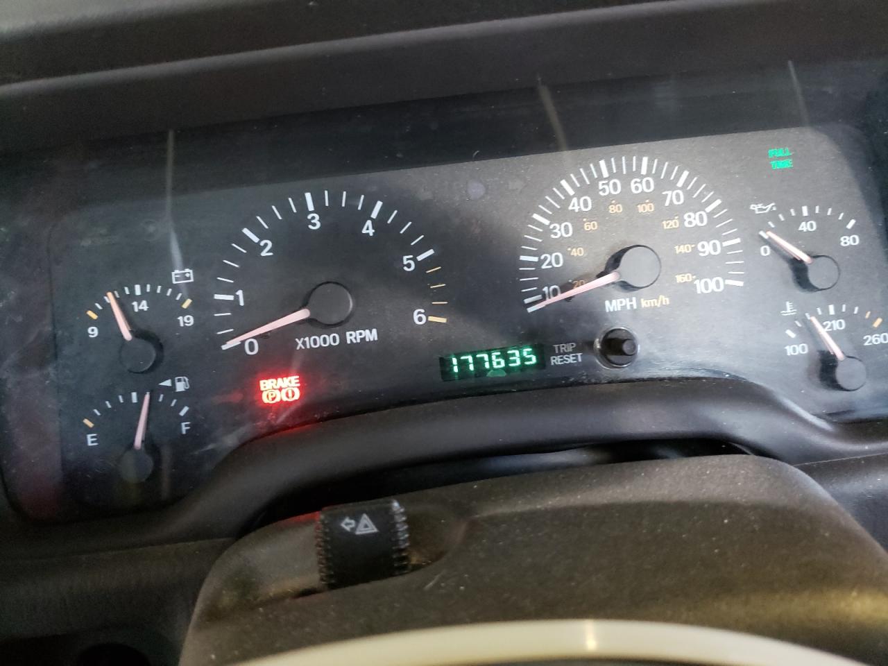 Photo 8 from auction – 2001 JEEP CHEROKEE C with VIN 1J4FF58S01L603472