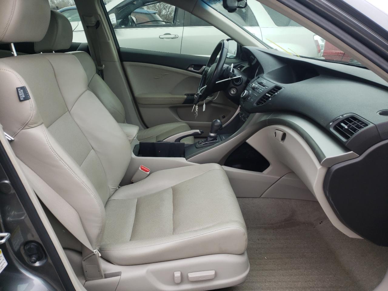 Photo 5 from auction – 2010 ACURA TSX with VIN JH4CU2F67AC023931