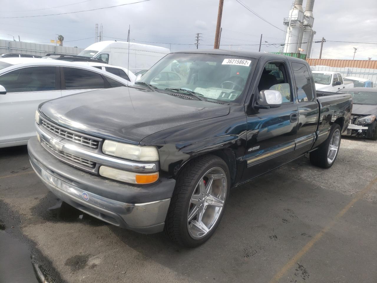 Photo 2 from auction – 2001 CHEVROLET SILVERADO with VIN 1GCEC19V91Z127151