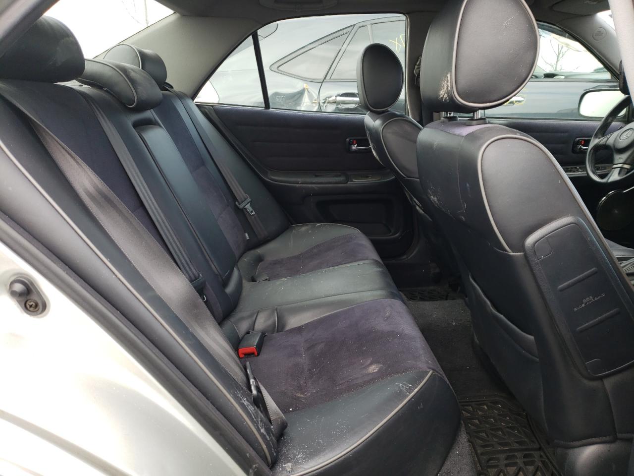 Photo 6 from auction – 2003 LEXUS IS 300 with VIN JTHBD192630068099