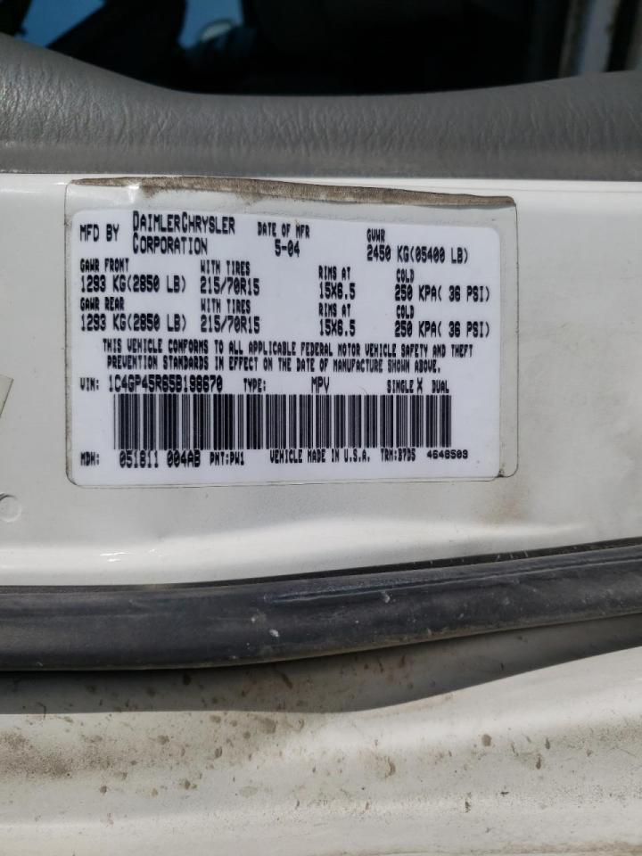 Photo 10 from auction – 2005 CHRYSLER TOWN & COU with VIN 1C4GP45R65B198670
