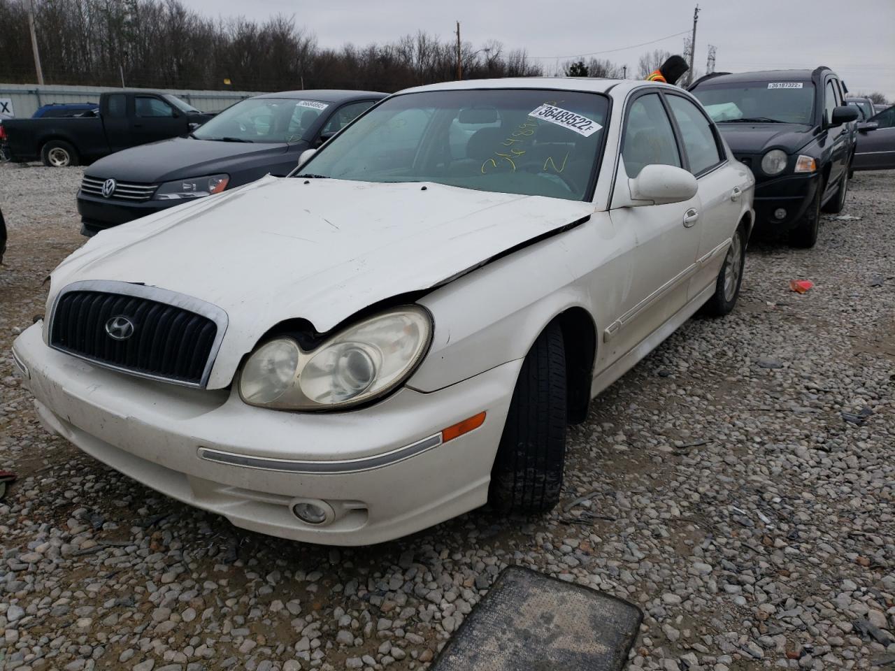 Photo 2 from auction – 2002 HYUNDAI SONATA GLS with VIN KMHWF35HX2A618752