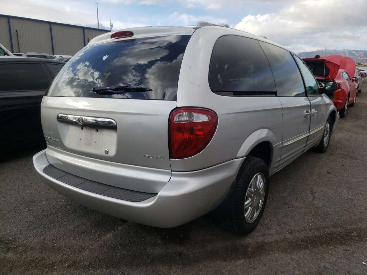 Photo 4 from auction – 2004 CHRYSLER TOWN & COU with VIN 2C4GP54L54R556831