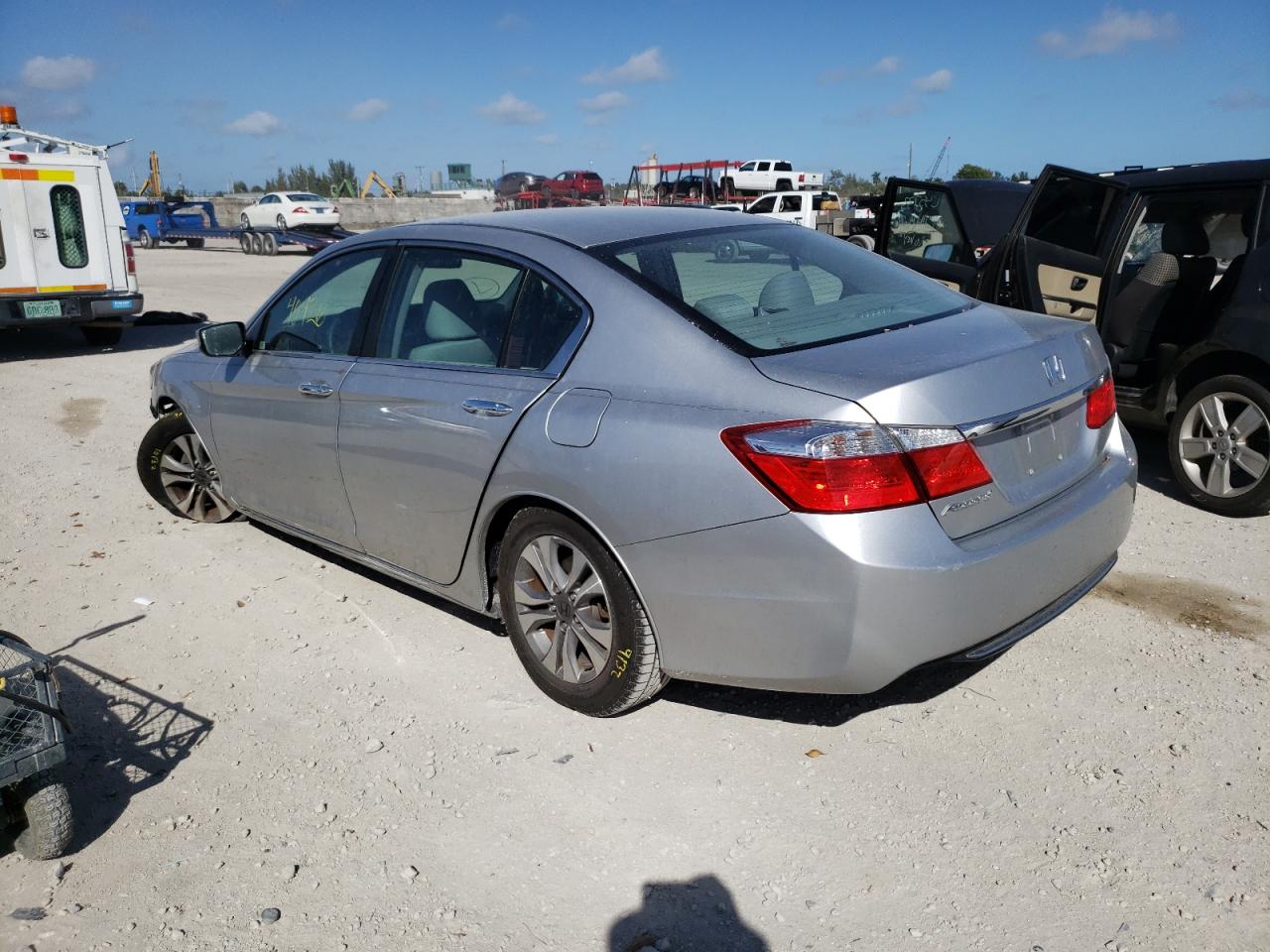 Photo 3 from auction – 2015 HONDA ACCORD LX with VIN 1HGCR2F39FA084971