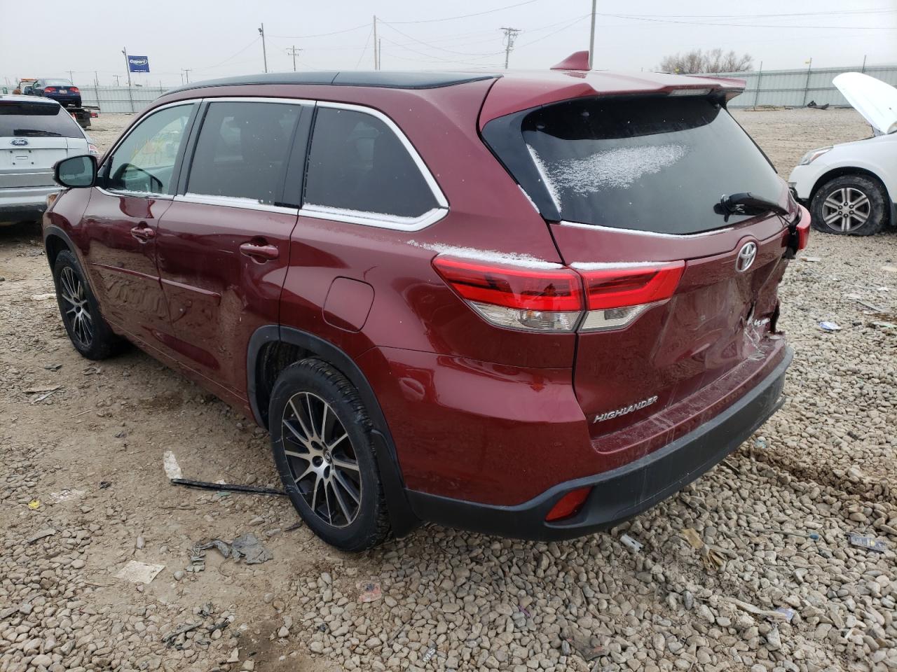 Zdjęcie 3 z aukcji – 2017 TOYOTA HIGHLANDER z VIN 5TDJZRFH1HS456318