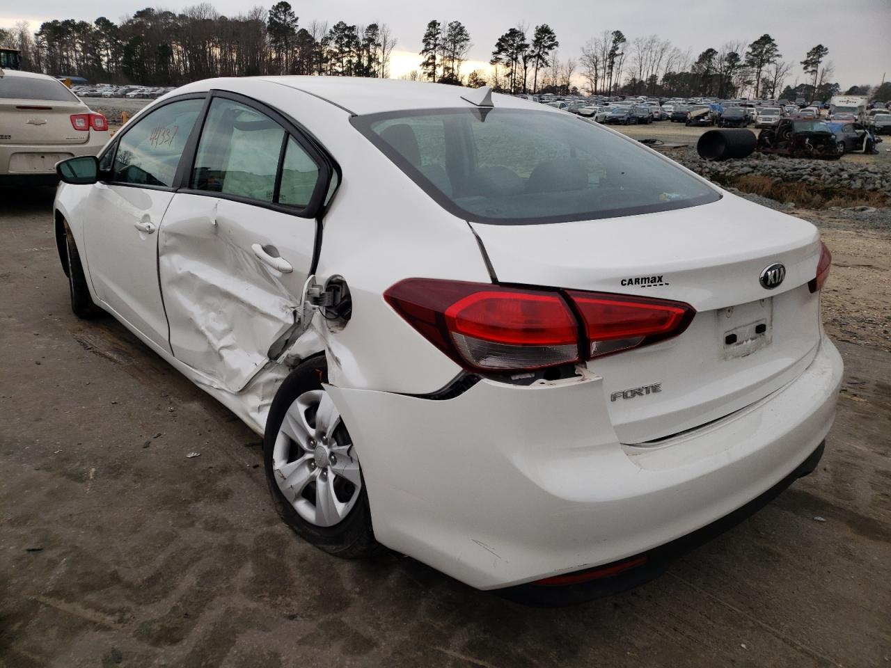Photo 3 from auction – 2017 KIA FORTE LX with VIN 3KPFL4A79HE032629