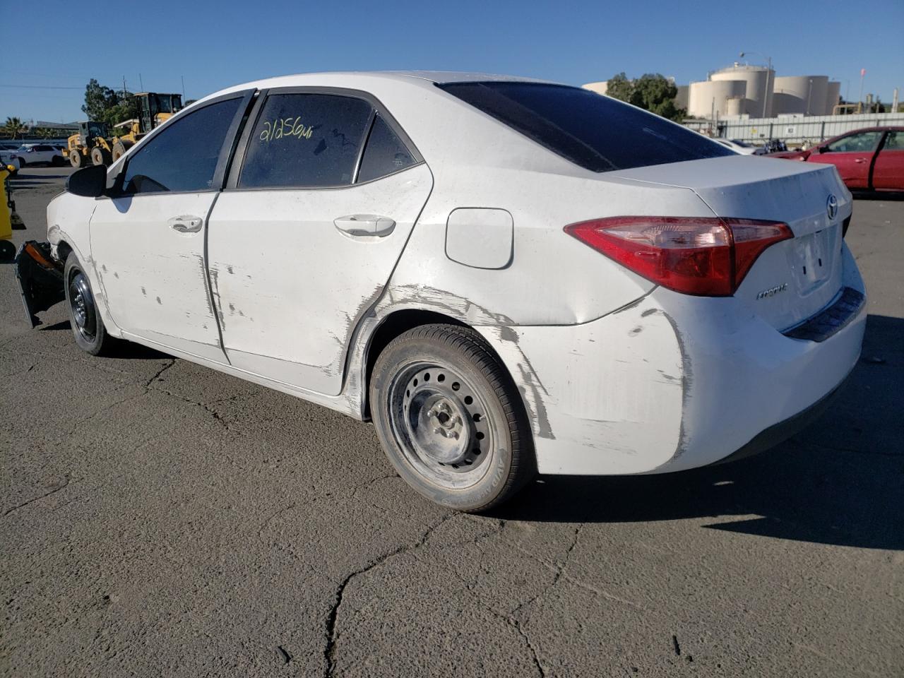 Photo 3 from auction – 2017 TOYOTA COROLLA L with VIN 5YFBURHE4HP633006