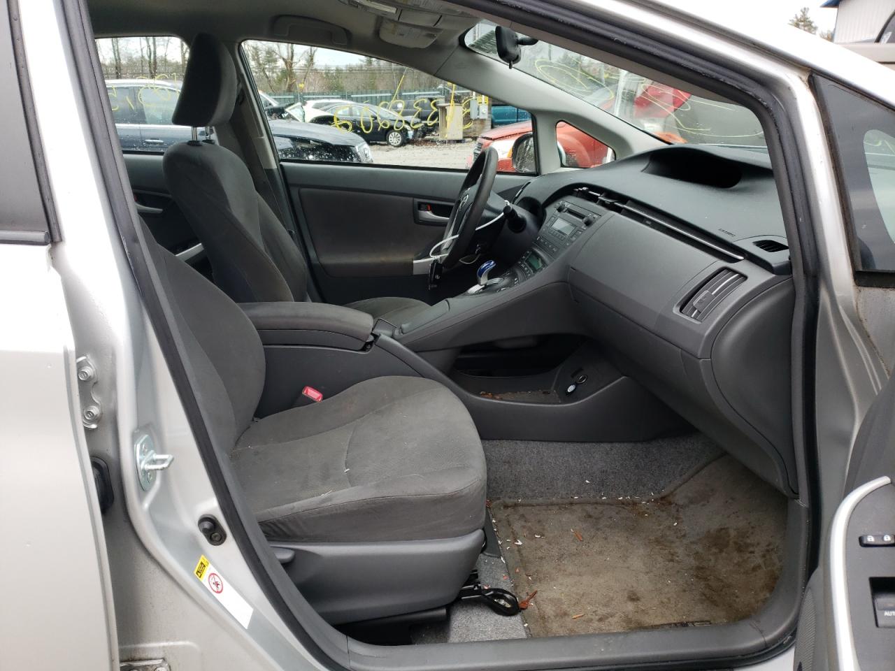 Photo 5 from auction – 2011 TOYOTA PRIUS with VIN JTDKN3DU3B0256774