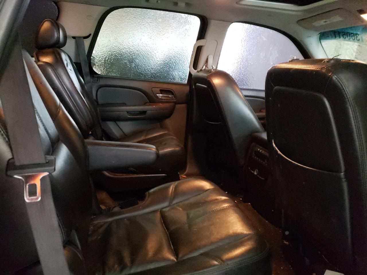 Photo 6 from auction – 2007 GMC YUKON with VIN 1GKFC13007J235400