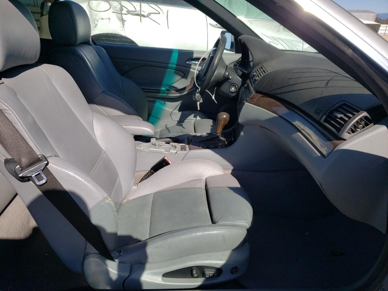 Photo 5 from auction – 2004 BMW 330 CI with VIN WBABW53434PL45892