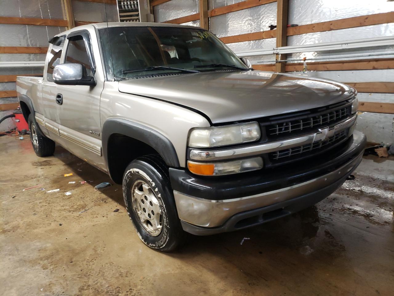 CHEVROLET SILVERADO 2002 with VIN 2GCEK19V621226586 - Photo from auction