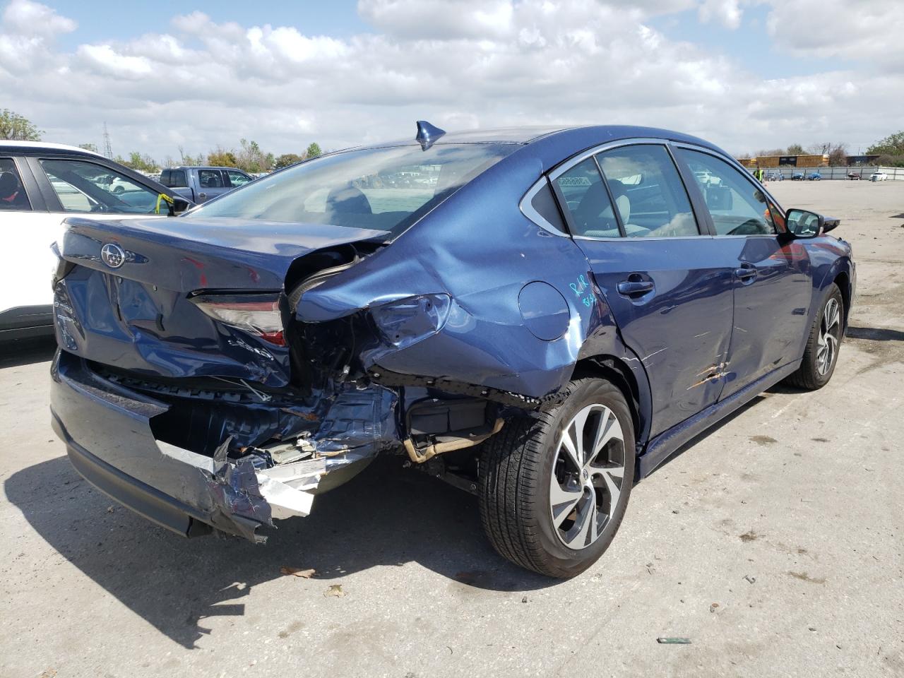 Photo 4 from auction – 2021 SUBARU LEGACY with VIN 4S3BWAB62M3005719