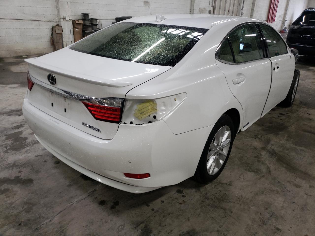 Photo 4 from auction – 2015 LEXUS ES 300H with VIN JTHBW1GG1F2083689
