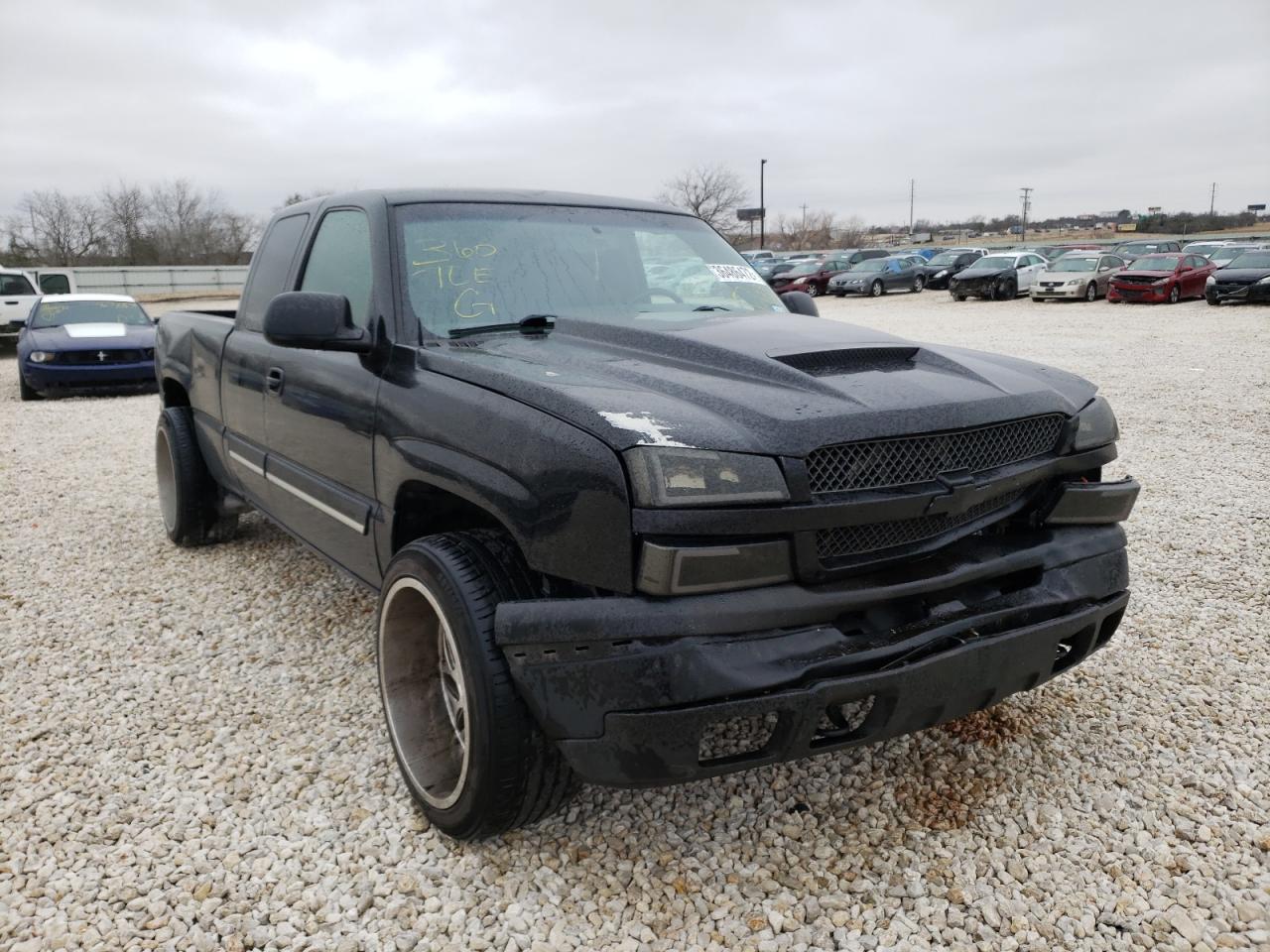 CHEVROLET silverado 2004 with VIN 2GCEC19V441123893 - Photo from auction