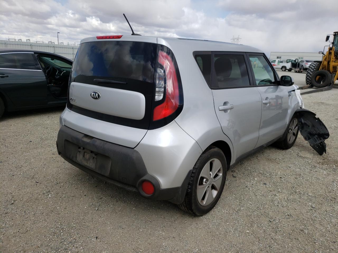 Photo 4 from auction – 2015 KIA SOUL with VIN KNDJN2A21F7816586