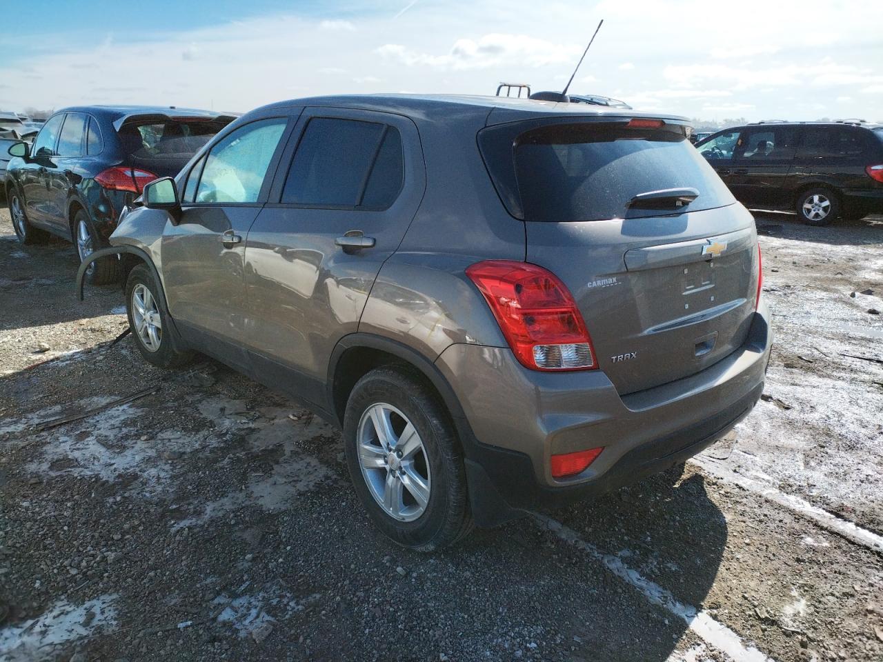 Photo 3 from auction – 2020 CHEVROLET TRAX LS with VIN KL7CJKSB9LB343707
