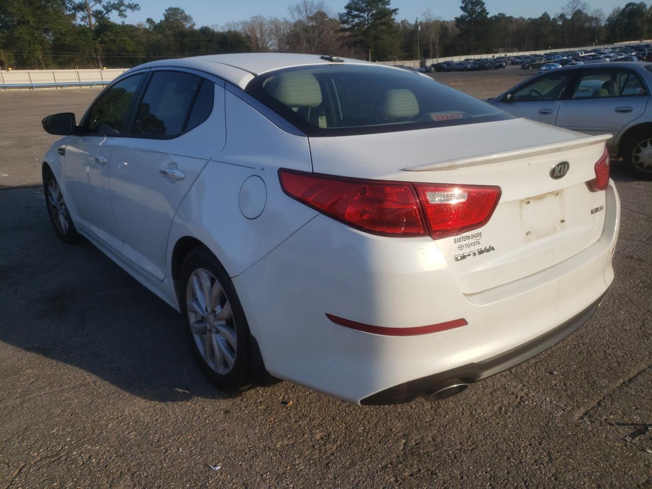 Photo 3 from auction – 2015 KIA OPTIMA EX with VIN 5XXGN4A7XFG471986