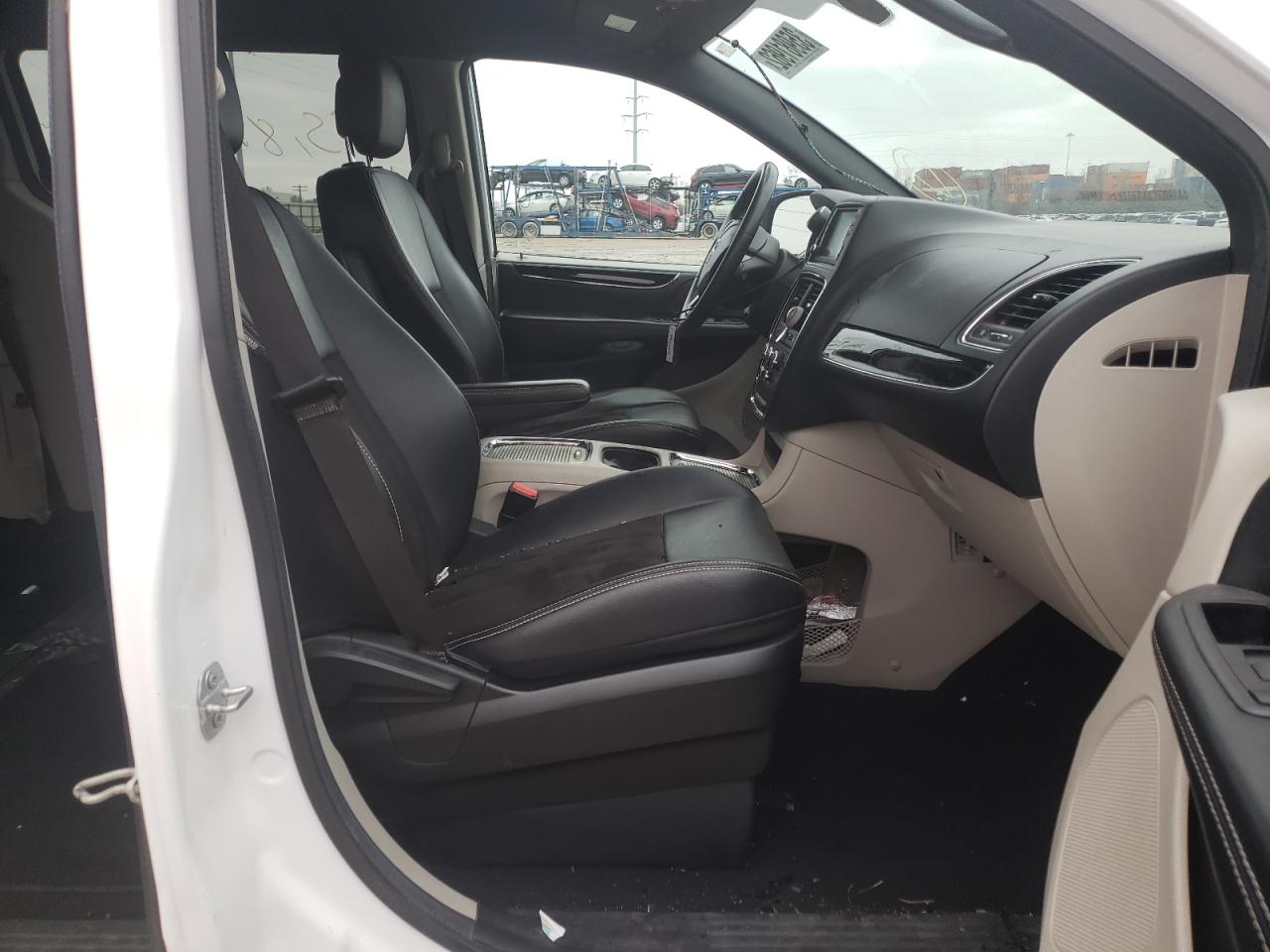 Photo 5 from auction – 2019 DODGE GRAND CARA with VIN 2C4RDGCG6KR672019