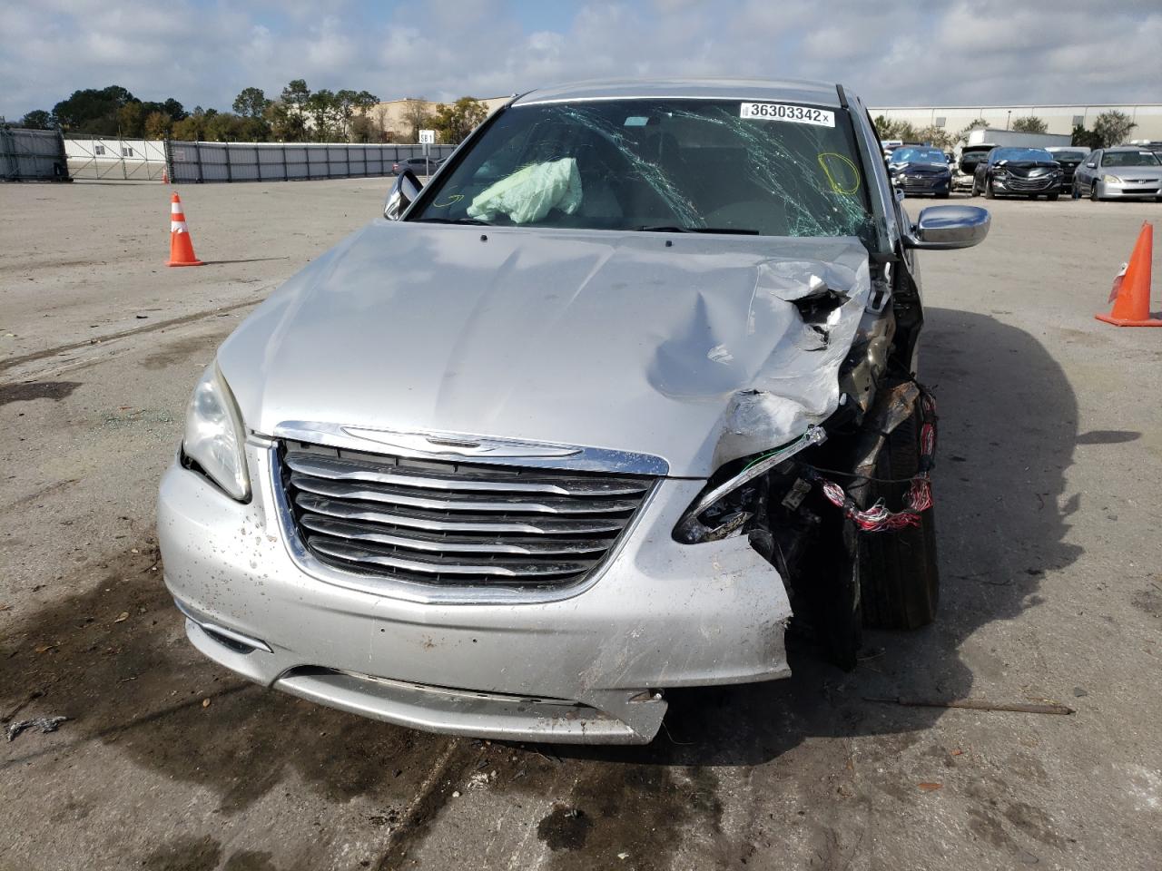 Photo 9 from auction – 2012 CHRYSLER 200 LIMITE with VIN 1C3CCBCG0CN270818
