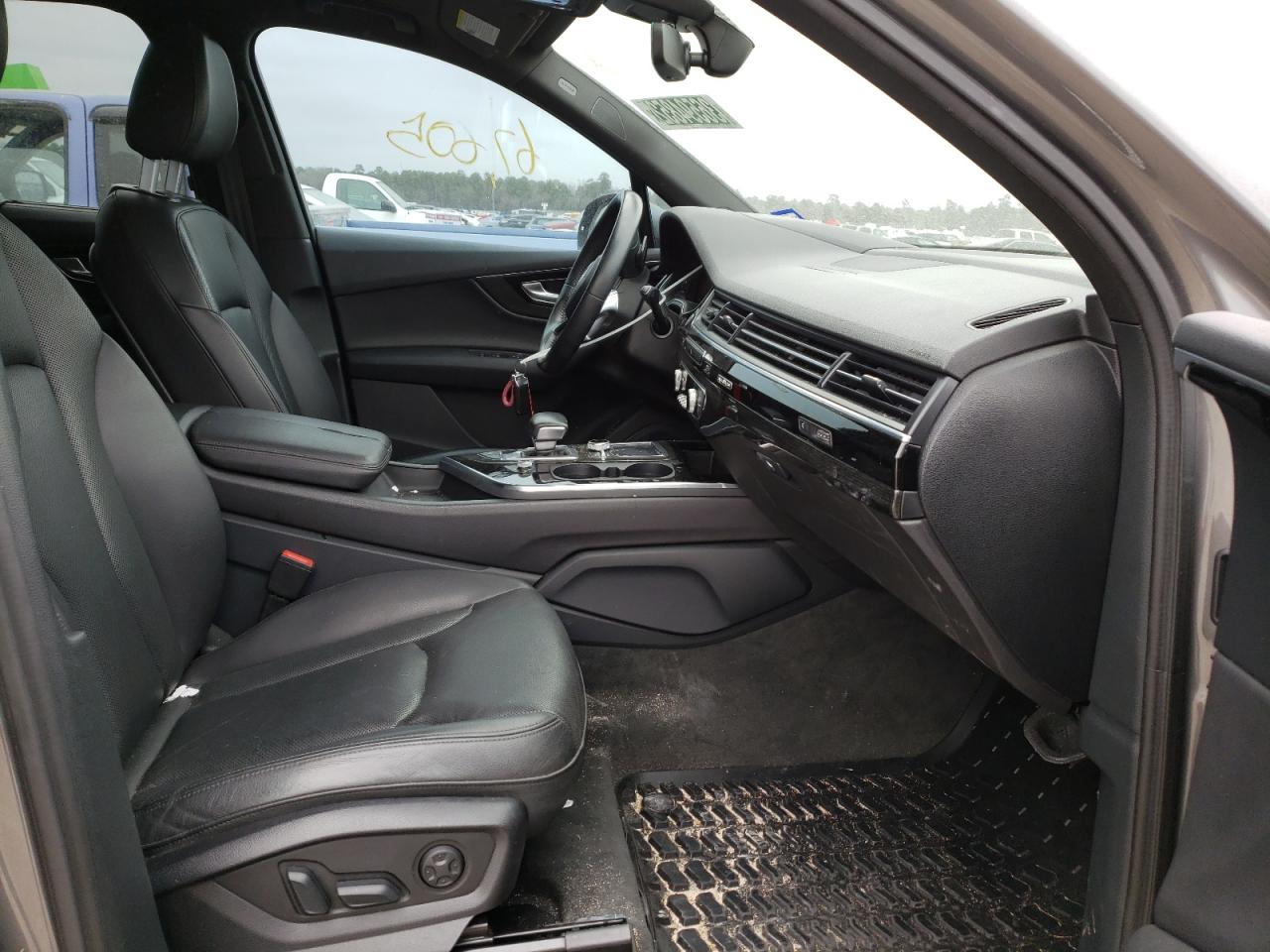 Photo 5 from auction – 2017 AUDI Q7 PRESTIG with VIN WA1VAAF78HD049426