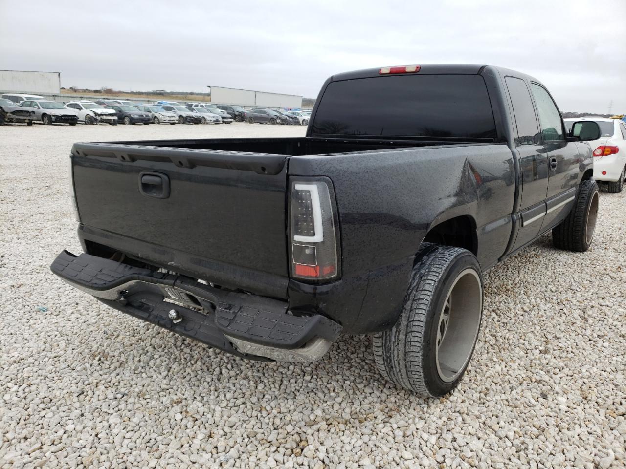 Photo 4 from auction – 2004 CHEVROLET silverado with VIN 2GCEC19V441123893