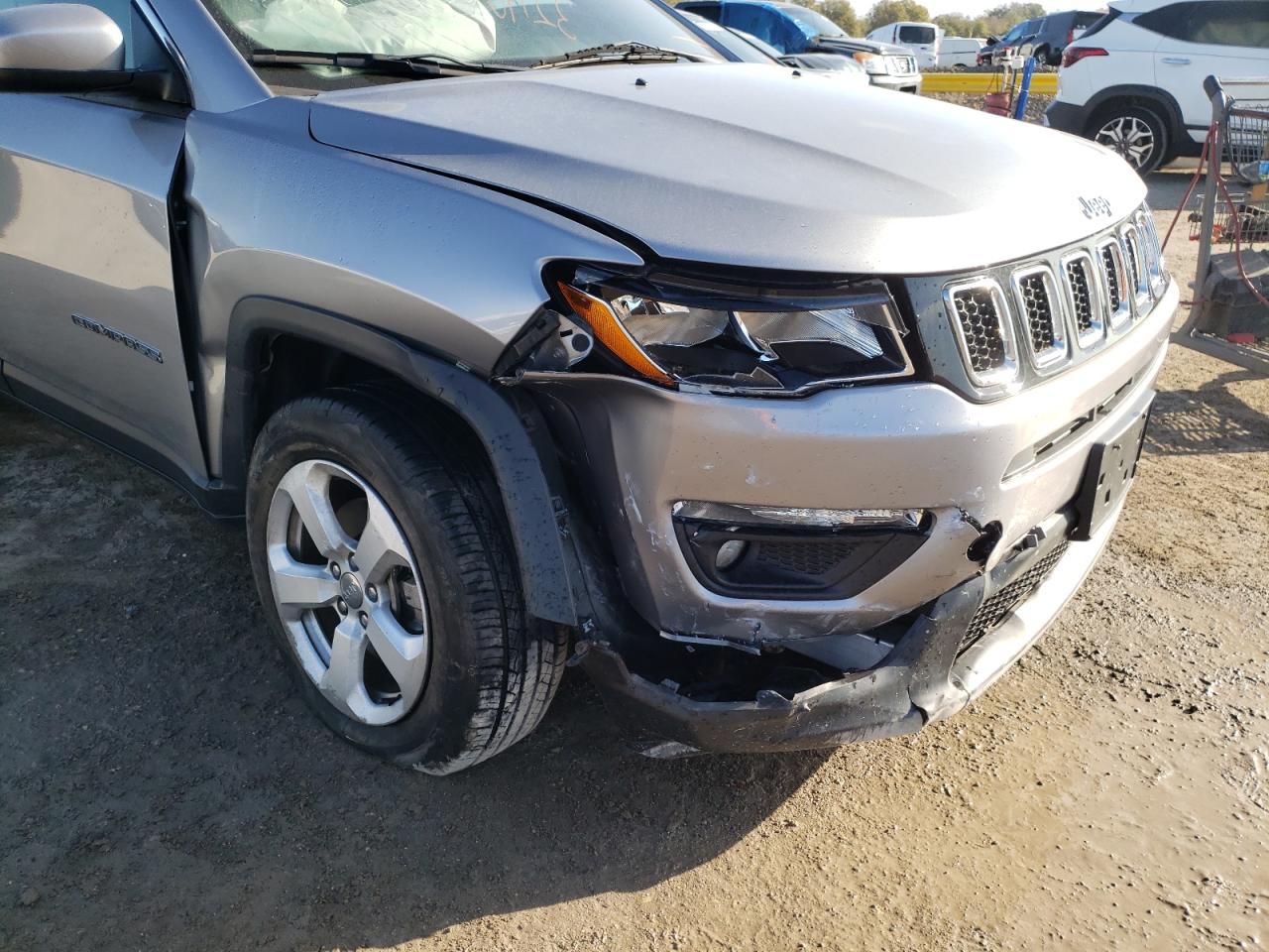 Photo 9 from auction – 2017 JEEP COMPASS LA with VIN 3C4NJCBB6HT647794