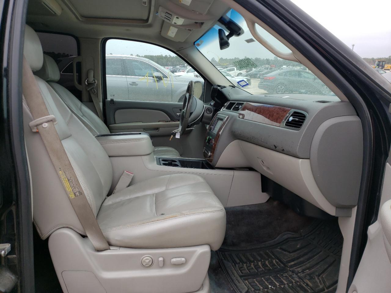 Photo 5 from auction – 2007 CHEVROLET SUBURBAN C with VIN 1GNFC16037R183177