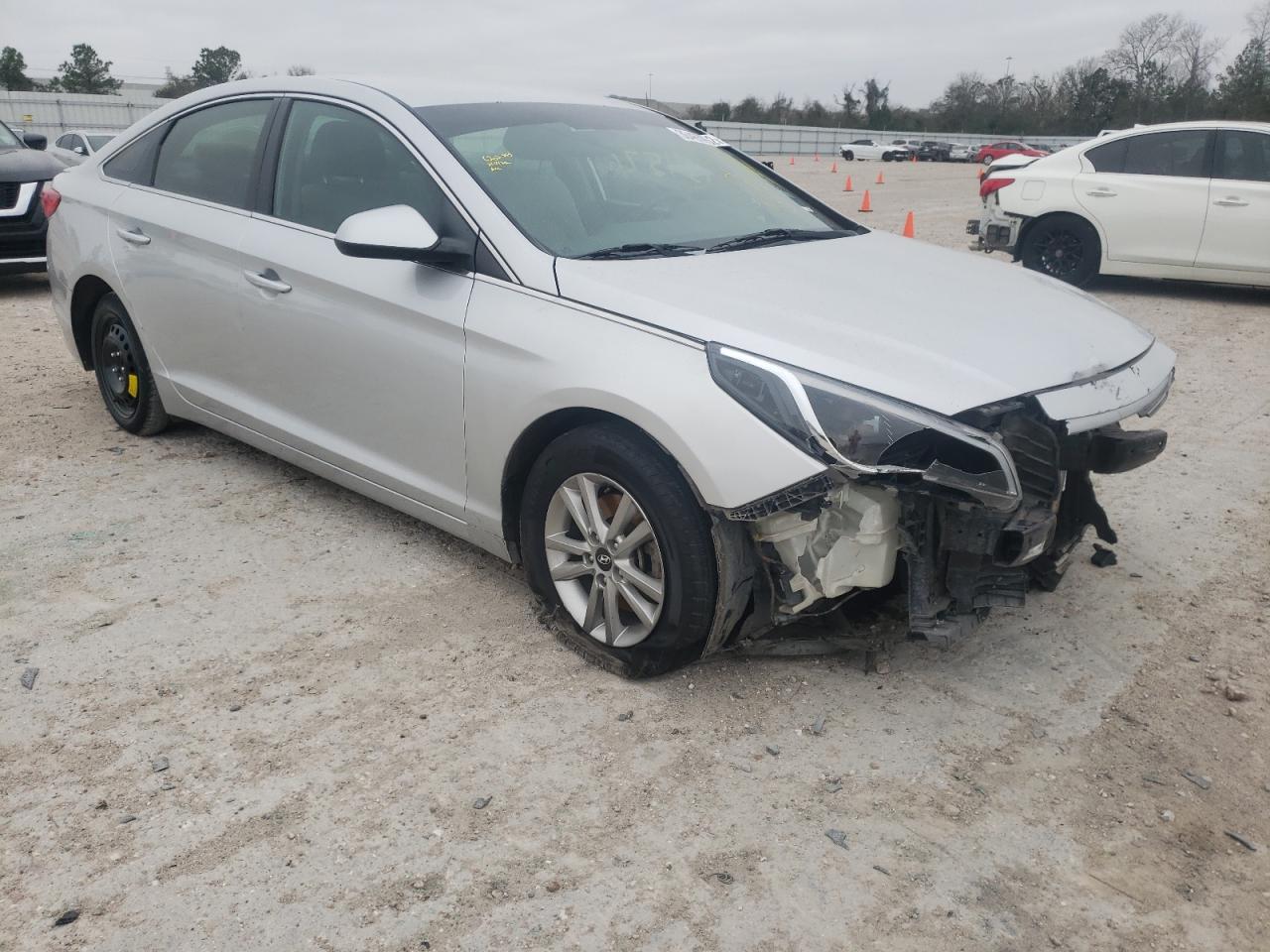 HYUNDAI SONATA SE 2016 with VIN 5NPE24AF5GH359271 - Photo from auction
