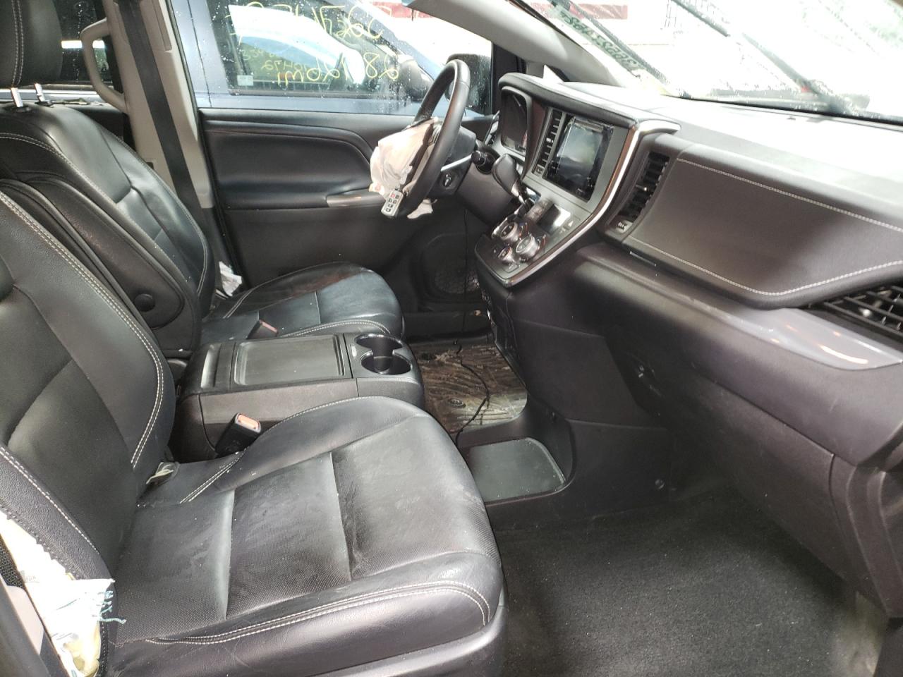 Photo 5 from auction – 2017 TOYOTA SIENNA SE with VIN 5TDXZ3DC0HS874111