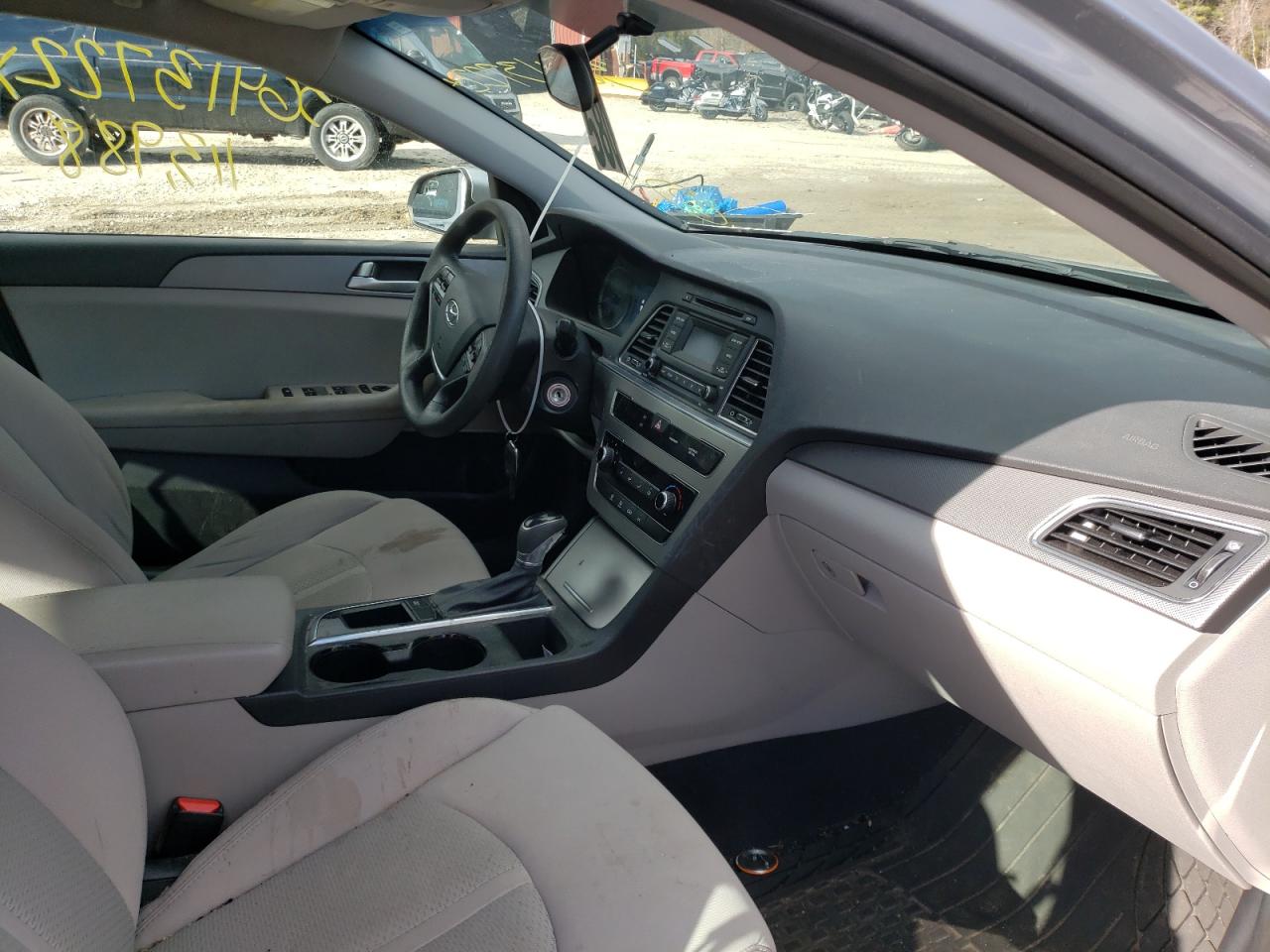 Photo 5 from auction – 2015 HYUNDAI SONATA SE with VIN 5NPE24AF8FH176252