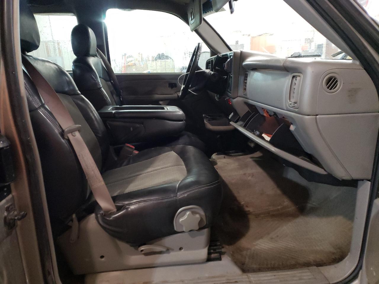 Photo 5 from auction – 2000 CHEVROLET SILVERADO with VIN 1GCEK19V9YZ135361