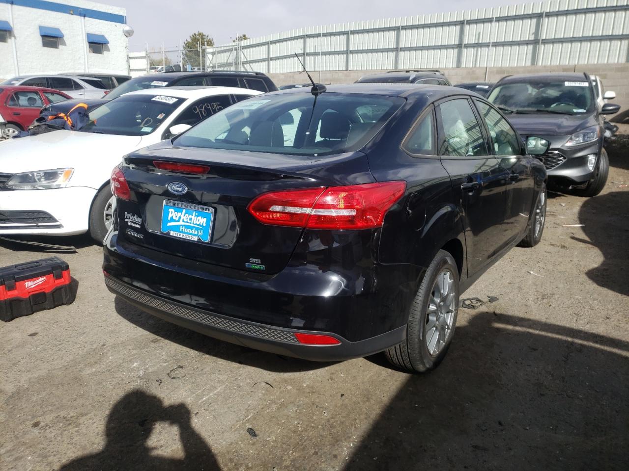 Photo 4 from auction – 2017 FORD FOCUS SE with VIN 1FADP3FE1HL263499