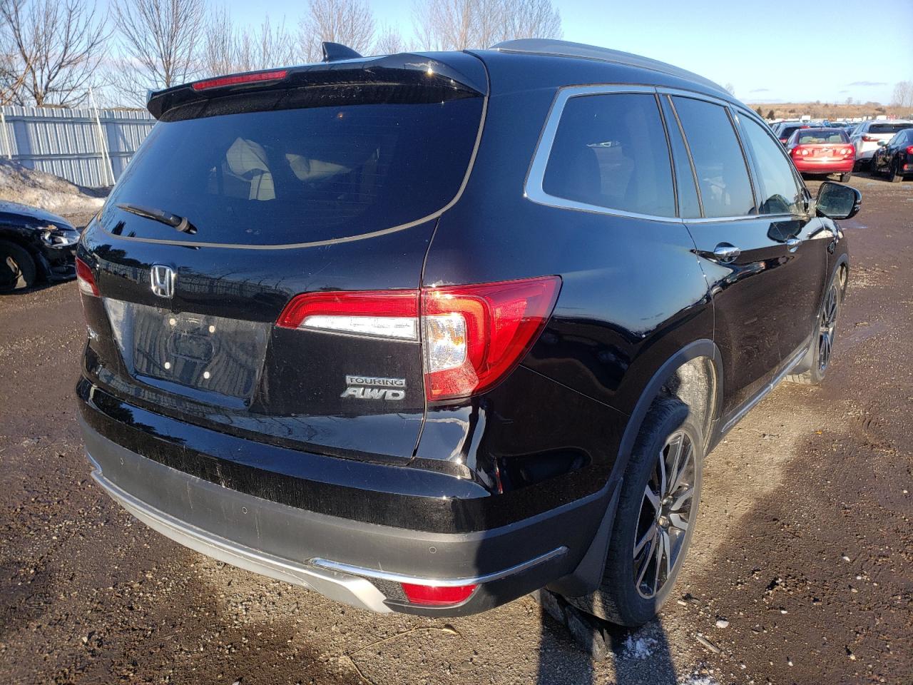 Photo 4 from auction – 2019 HONDA PILOT TOUR with VIN 5FNYF6H64KB503306