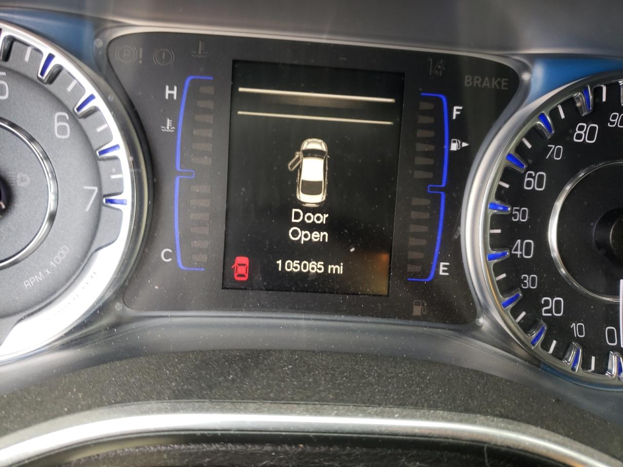 Photo 8 from auction – 2015 CHRYSLER 200 LIMITE with VIN 1C3CCCAB6FN667094
