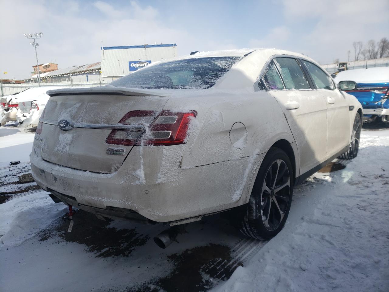 Photo 4 from auction – 2015 FORD TAURUS SHO with VIN 1FAHP2KT2FG172957