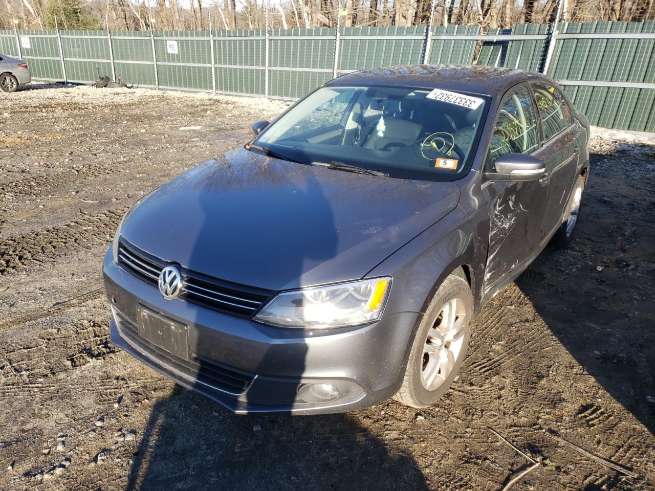 Photo 2 from auction – 2011 VOLKSWAGEN JETTA SEL with VIN 3VWLZ7AJ1BM303899