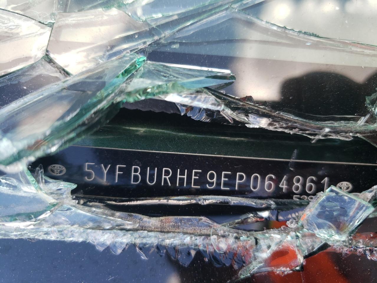 Photo 10 from auction – 2014 TOYOTA COROLLA L with VIN 5YFBURHE9EP064861