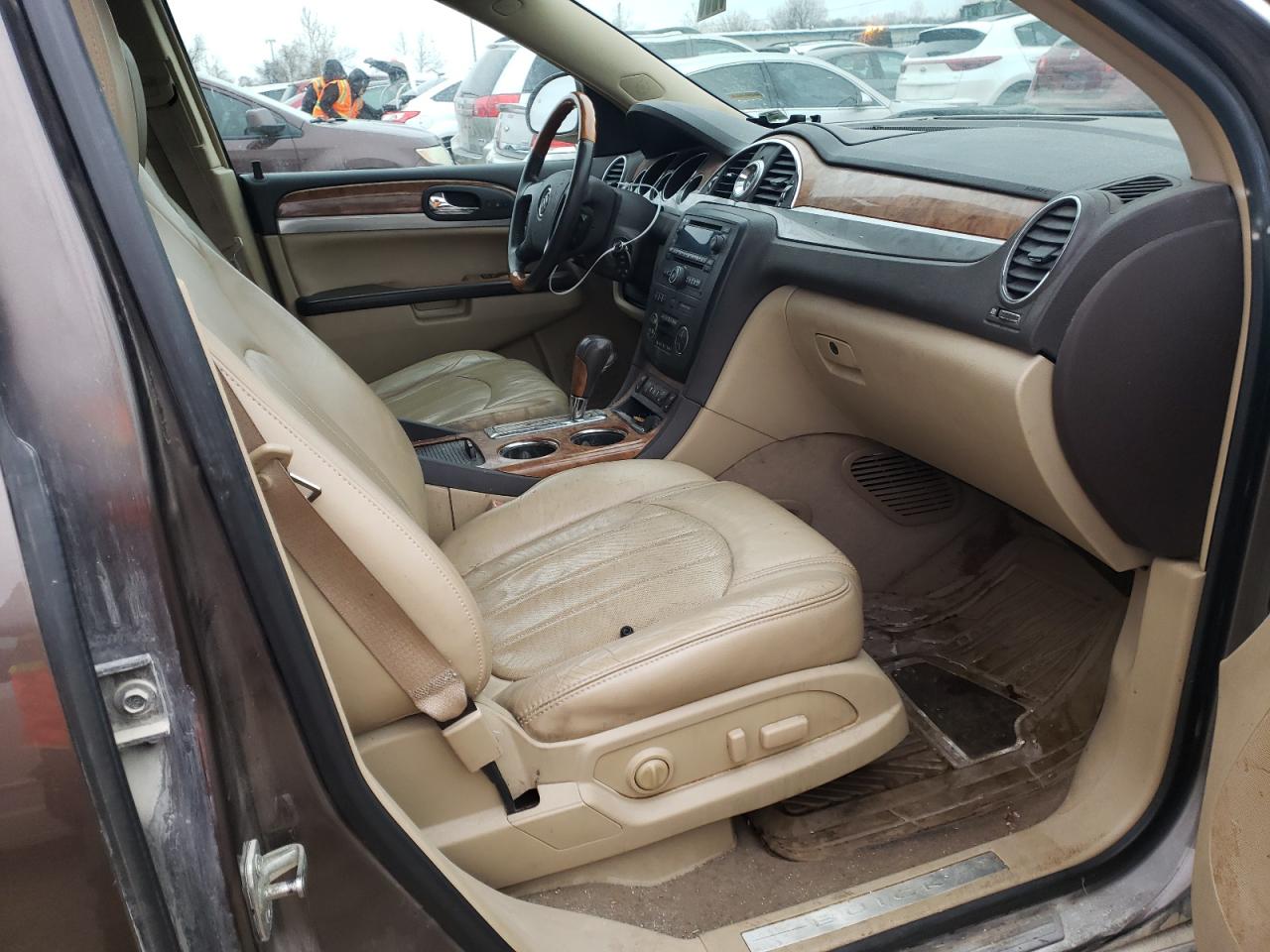 Foto 5 de la subasta – 2010 BUICK ENCLAVE CX con VIN 5GALRBED6AJ158849