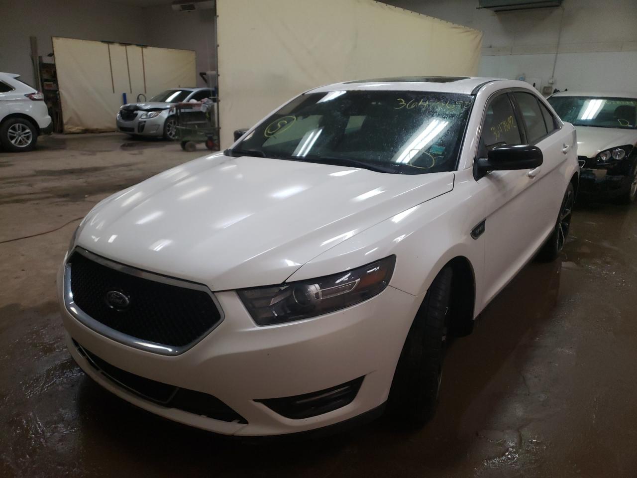 Photo 2 from auction – 2016 FORD TAURUS SHO with VIN 1FAHP2KT9GG136202