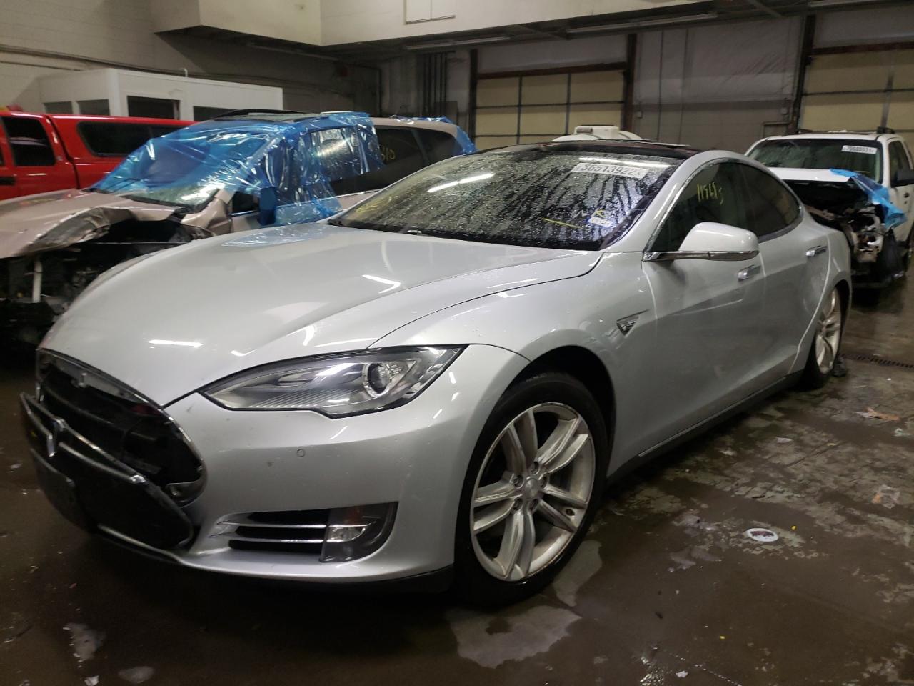 Photo 2 from auction – 2014 TESLA MODEL S with VIN 5YJSA1H1XEFP32086
