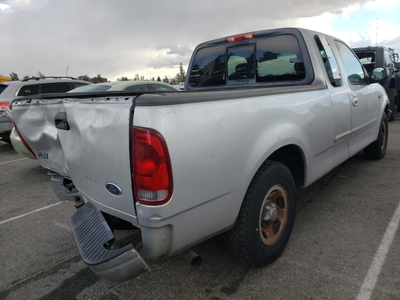 Photo 4 from auction – 2003 FORD F150 with VIN 1FTRX17233NB77360