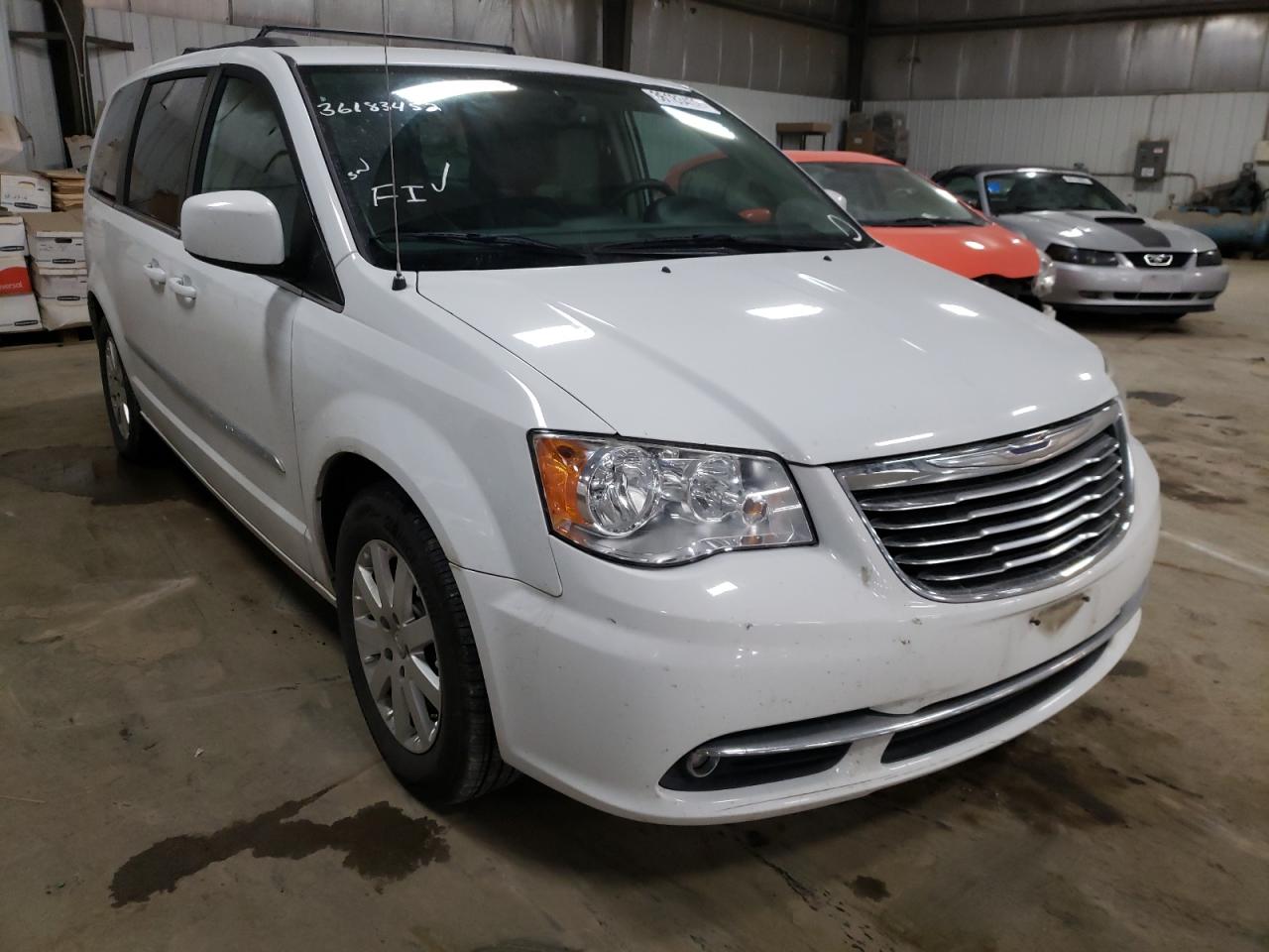 Photo 1 from auction – 2014 CHRYSLER TOWN & COU with VIN 2C4RC1BG9ER272039