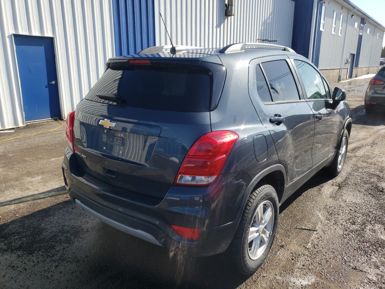Photo 4 from auction – 2021 CHEVROLET TRAX 1LT with VIN KL7CJPSB7MB319064